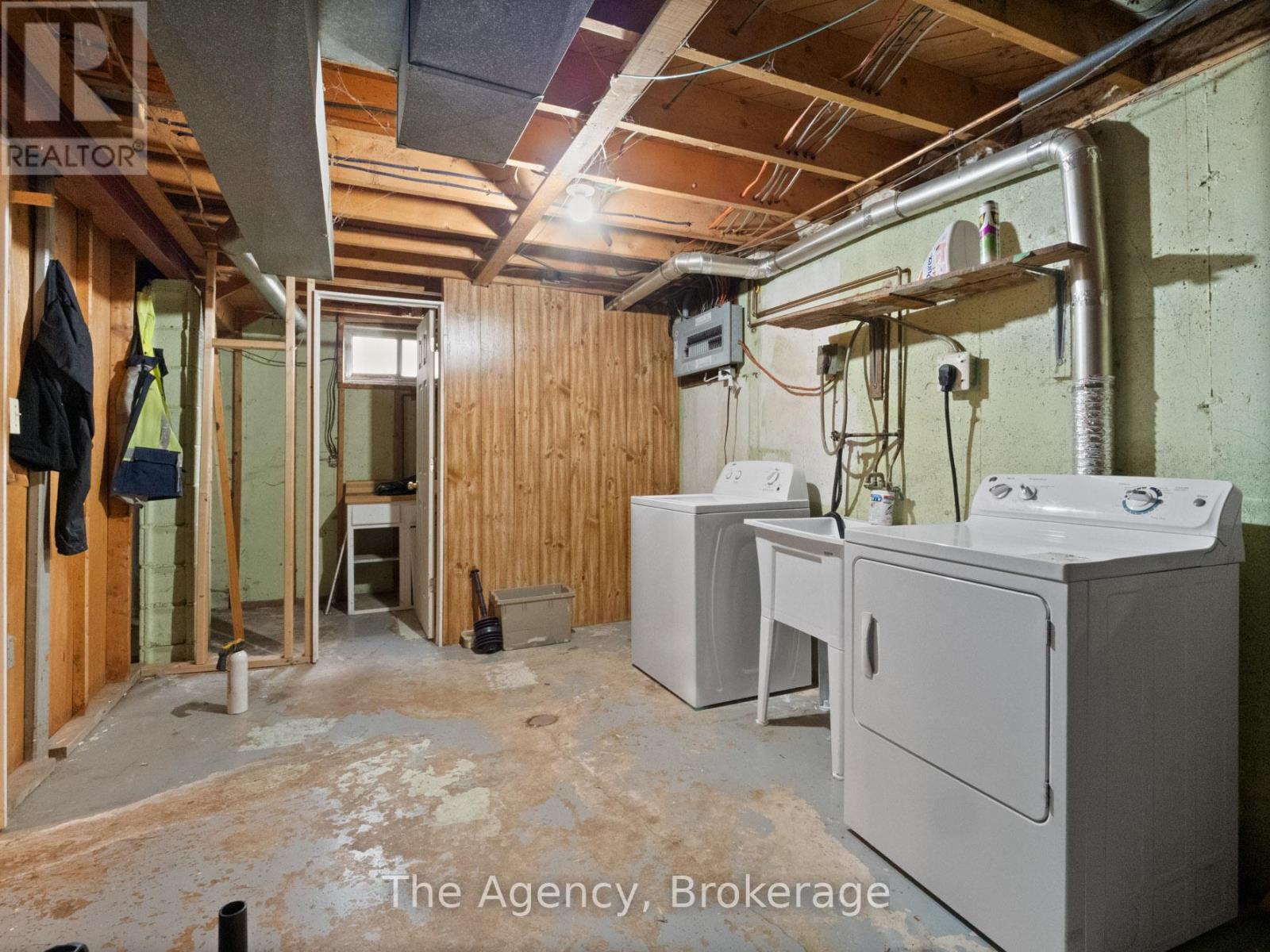 6041 Cadham Street, Niagara Falls, Ontario  L2G 3A2 - Photo 22 - X12321140