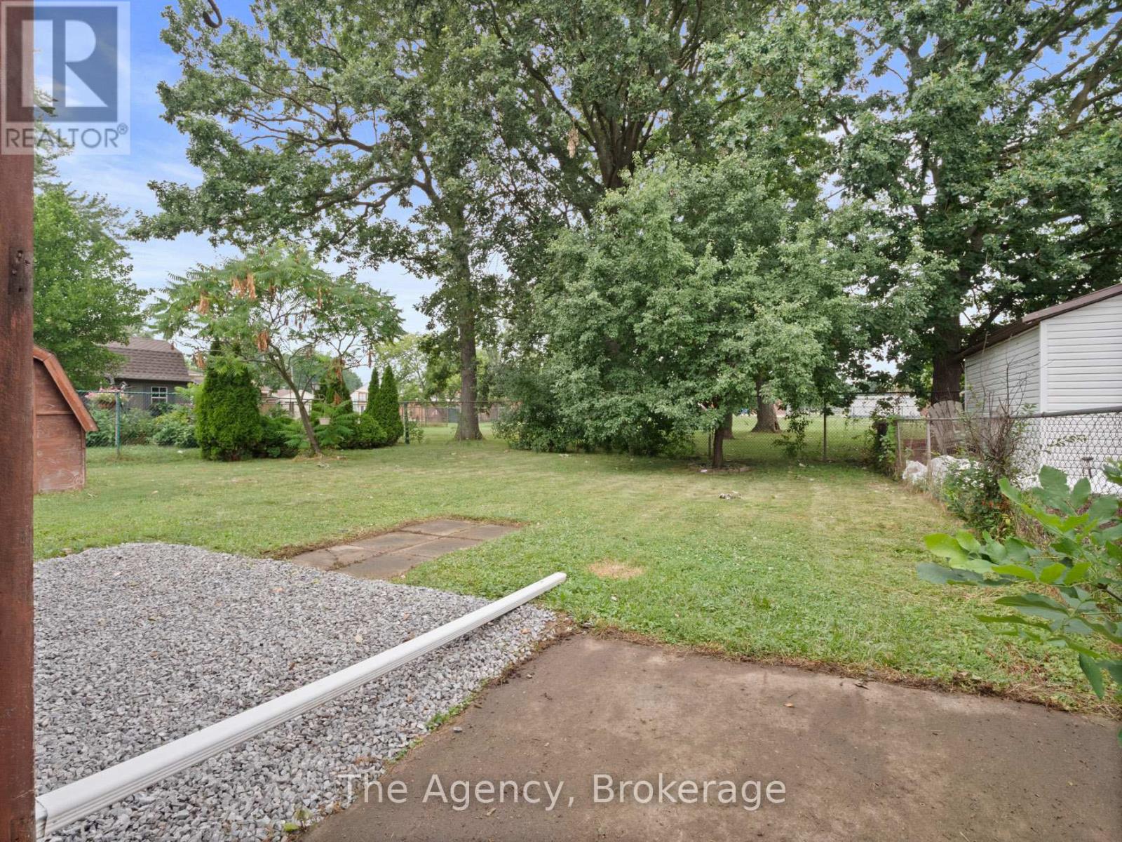 6041 Cadham Street, Niagara Falls, Ontario  L2G 3A2 - Photo 24 - X12321140