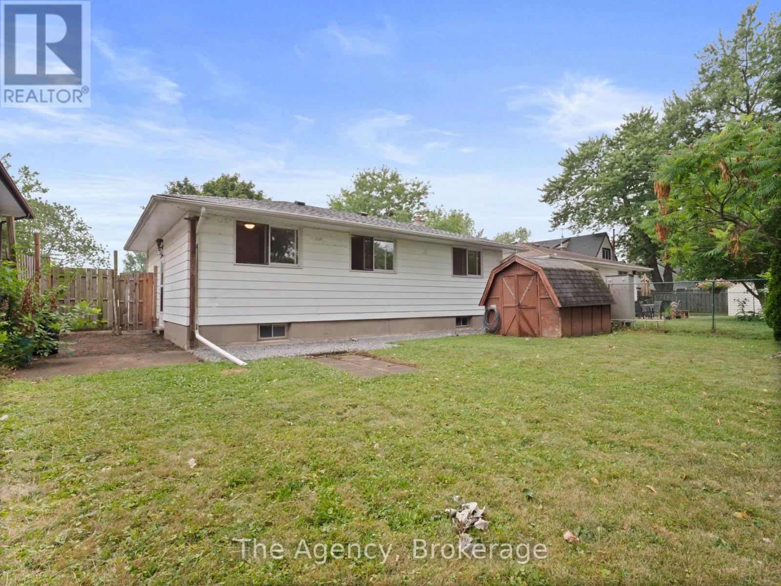 6041 Cadham Street, Niagara Falls, Ontario  L2G 3A2 - Photo 25 - X12321140