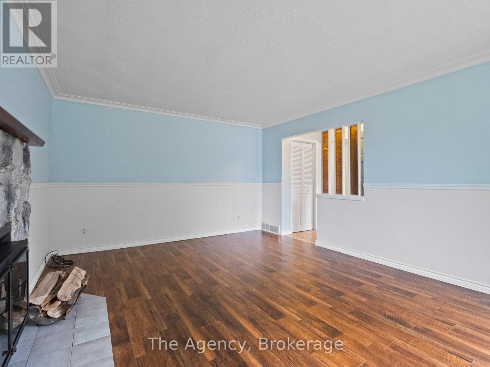 6041 Cadham Street, Niagara Falls, Ontario  L2G 3A2 - Photo 7 - X12321140