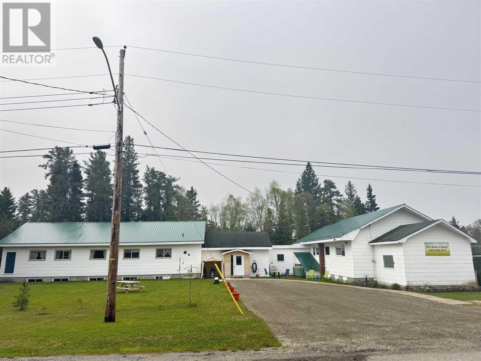 323 Hardy Ave, Wawa, Ontario  P0S 1K0 - Photo 1 - SM251447