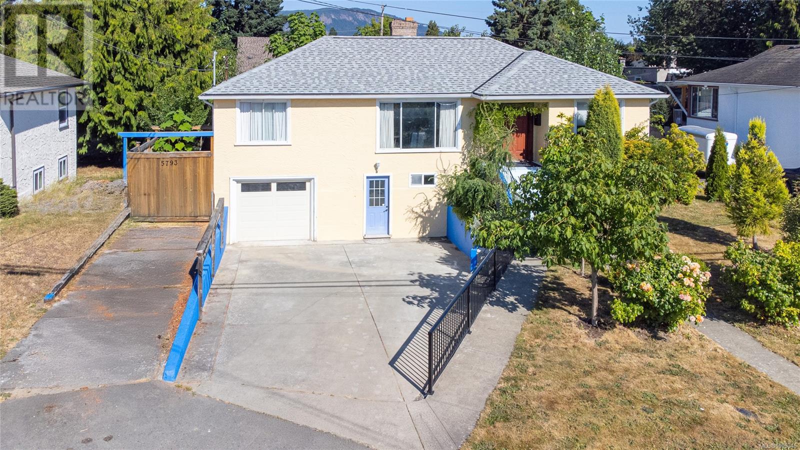 Property at 5793 Garden St image 1