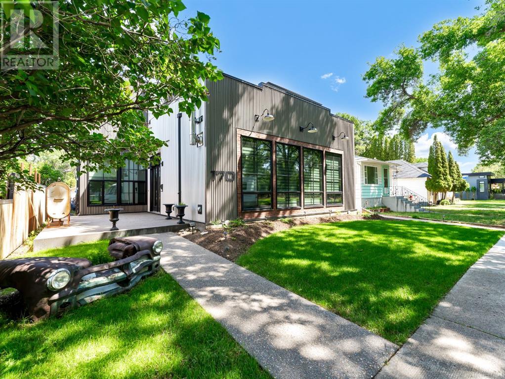 Property at 170 2 Street NW image 3