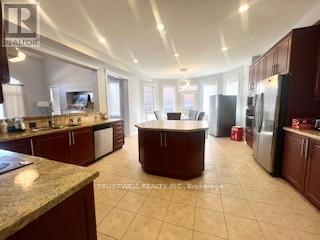 35 Glenbrook Drive, Markham, Ontario  L6C 2V2 - Photo 7 - N12321181