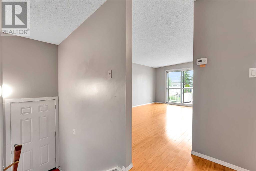 Property at 10829 5 Street SW image 3