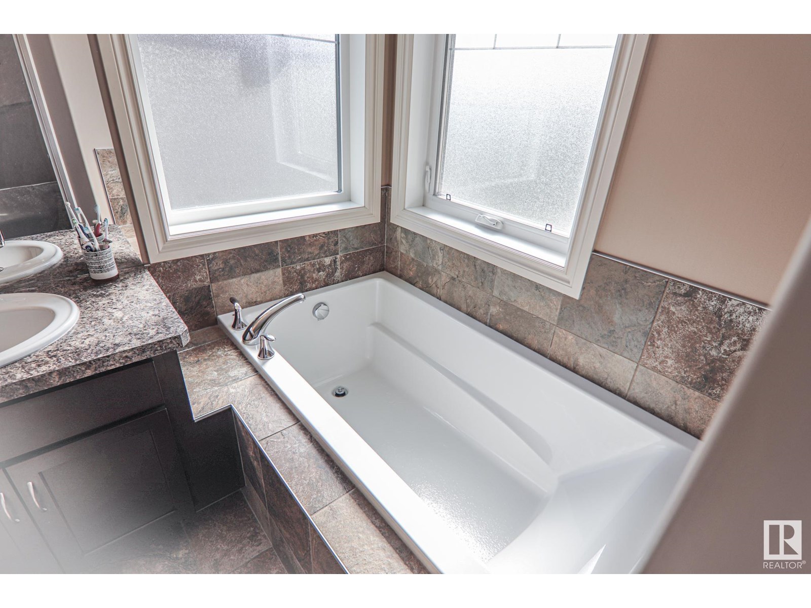 3619 Goodridge Cr Nw, Edmonton, Alberta  T5T 6L3 - Photo 41 - E4450916
