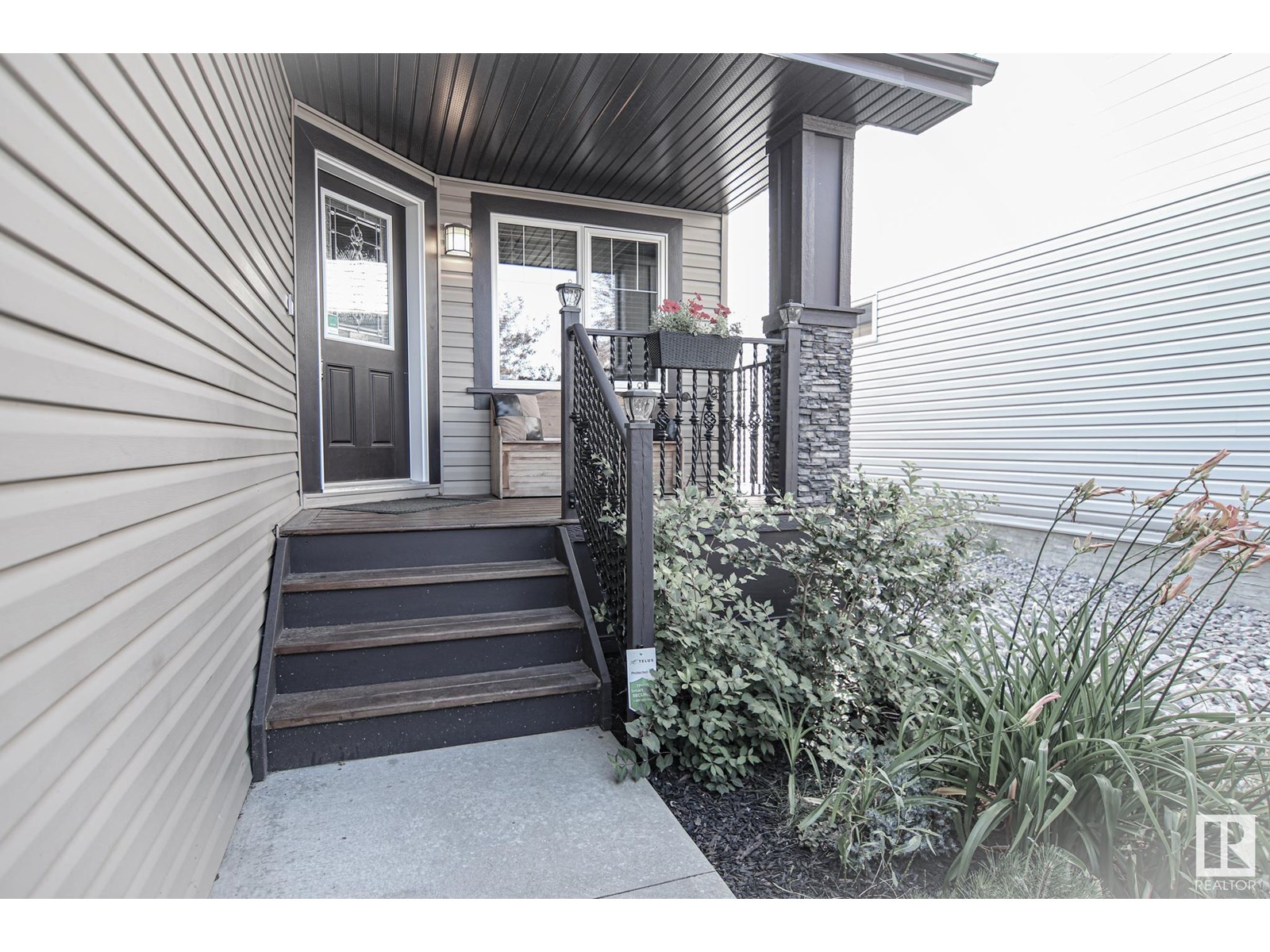 Property at 3619 GOODRIDGE CR NW image 3