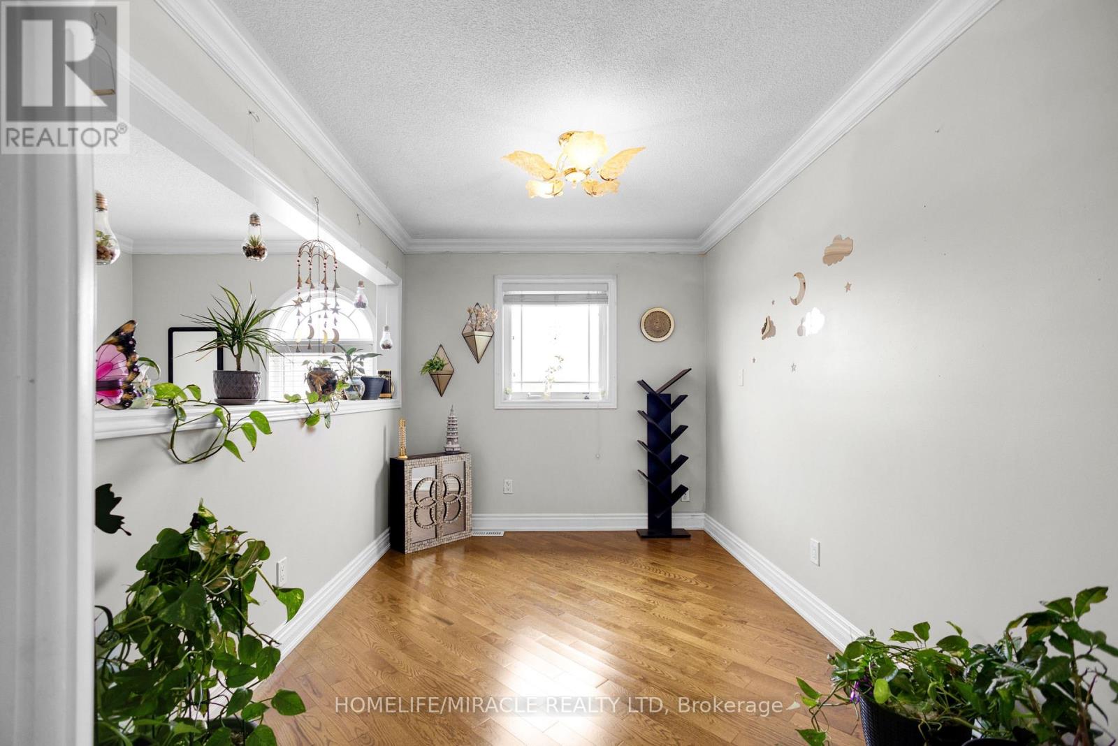 628 Twain Avenue, Mississauga, Ontario  L5W 0A3 - Photo 21 - W12318748