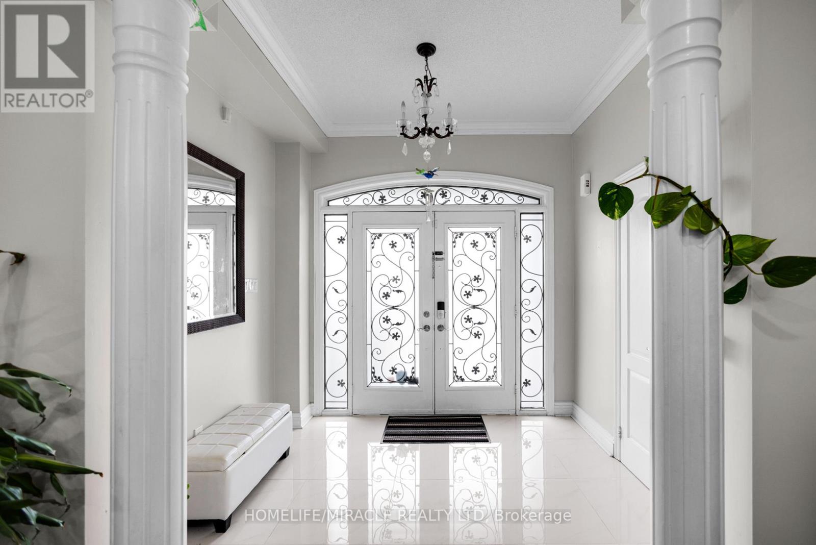 Property at 628 TWAIN AVENUE image 3
