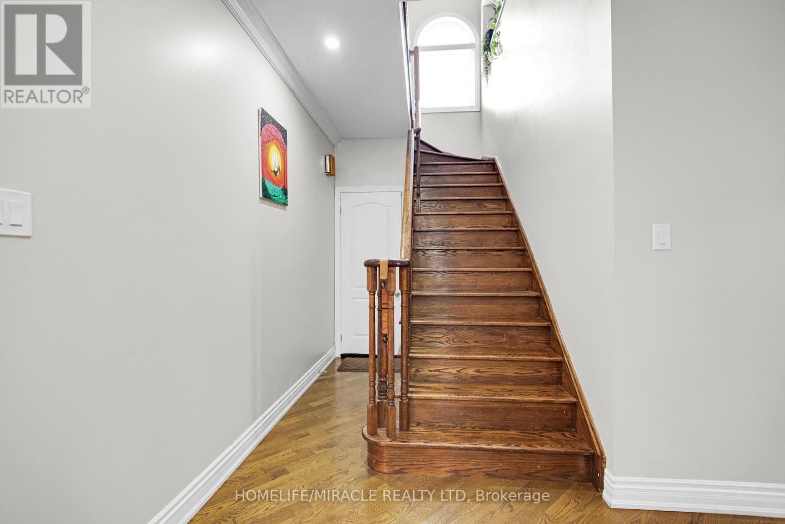628 Twain Avenue, Mississauga, Ontario  L5W 0A3 - Photo 18 - W12318748