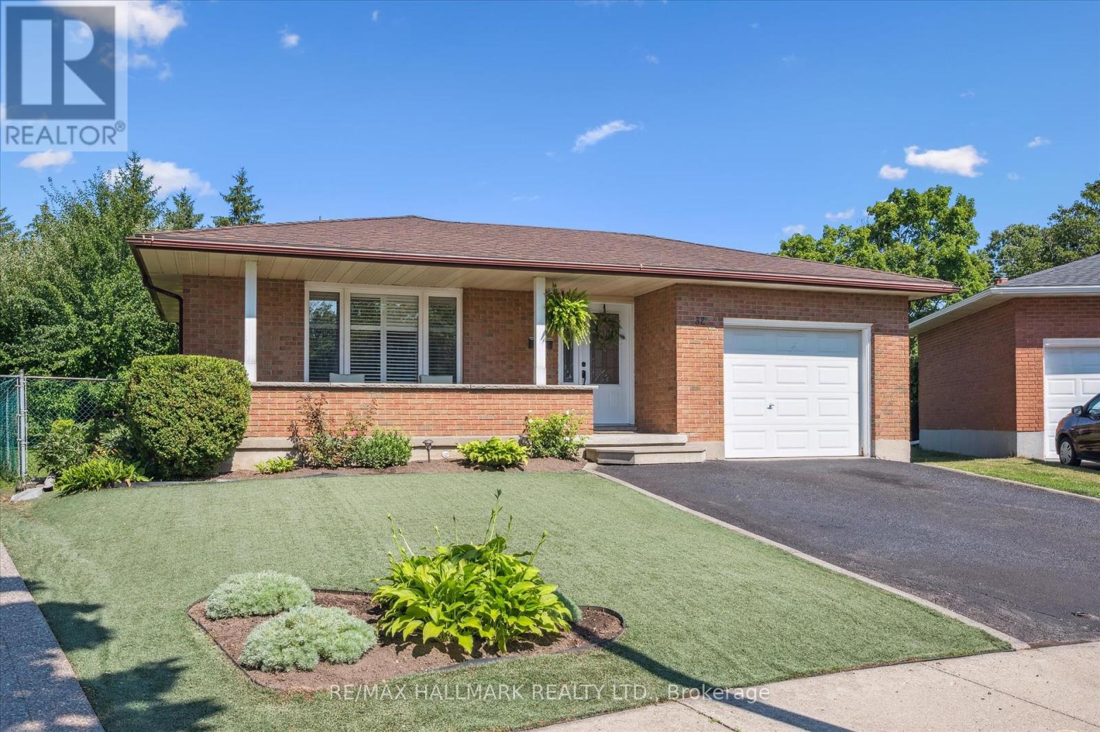 Property at 32 WARWICK COURT image 1