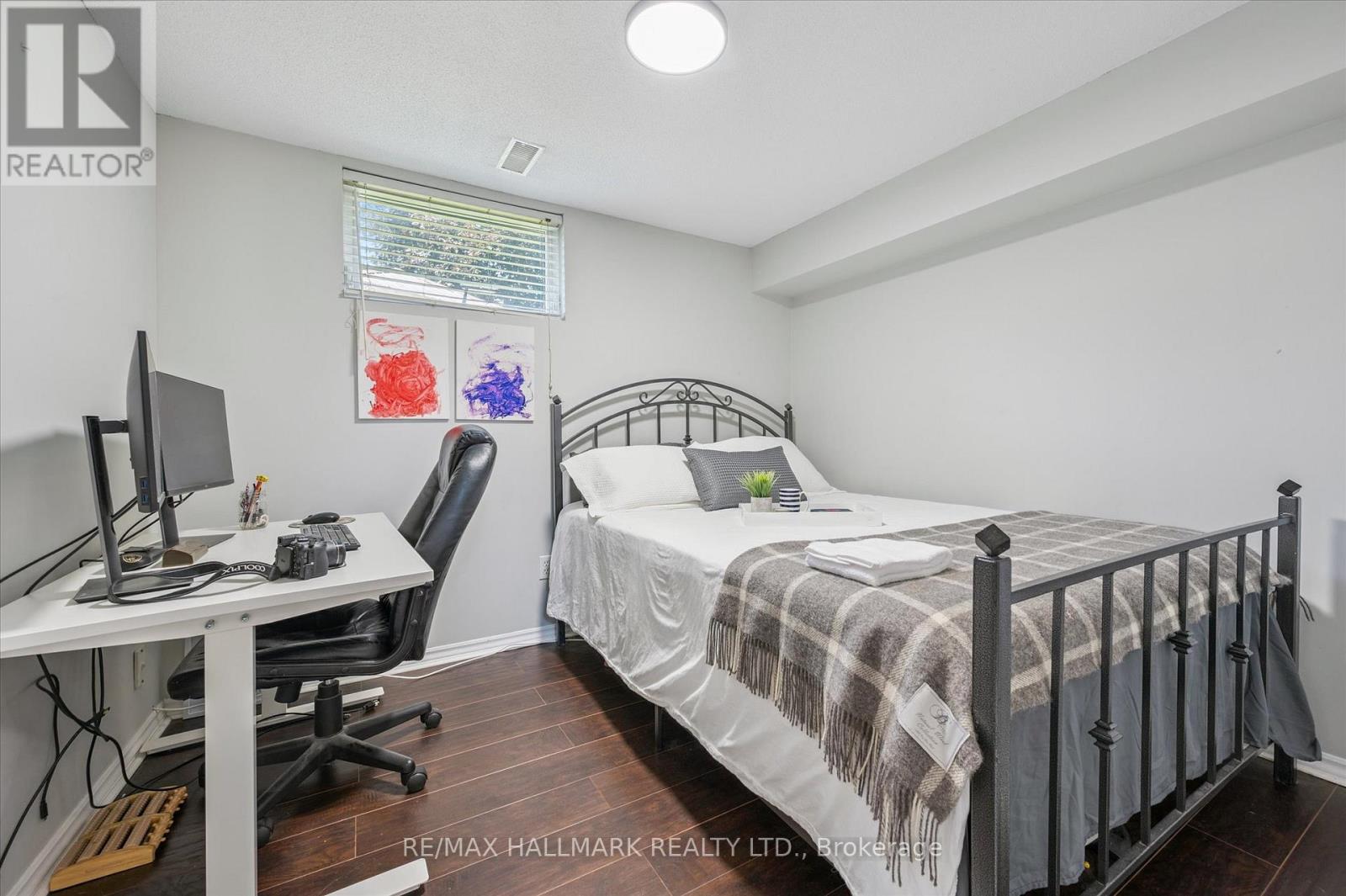 32 Warwick Court, Kitchener, Ontario  N2E 2P1 - Photo 23 - X12321190