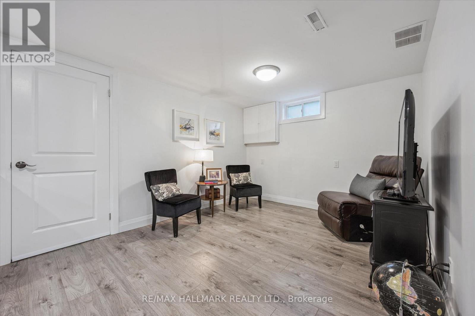 32 Warwick Court, Kitchener, Ontario  N2E 2P1 - Photo 25 - X12321190