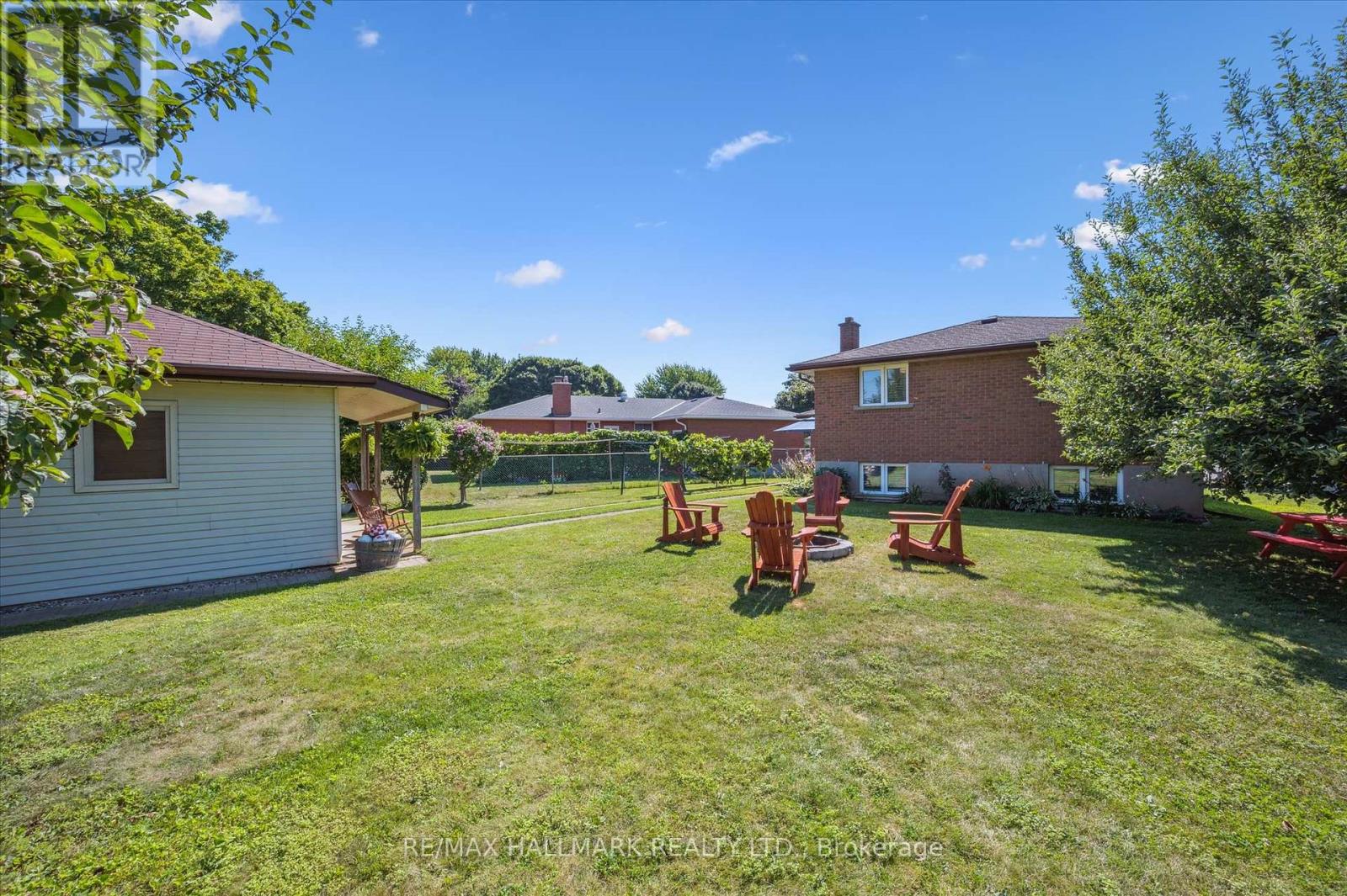 32 Warwick Court, Kitchener, Ontario  N2E 2P1 - Photo 40 - X12321190