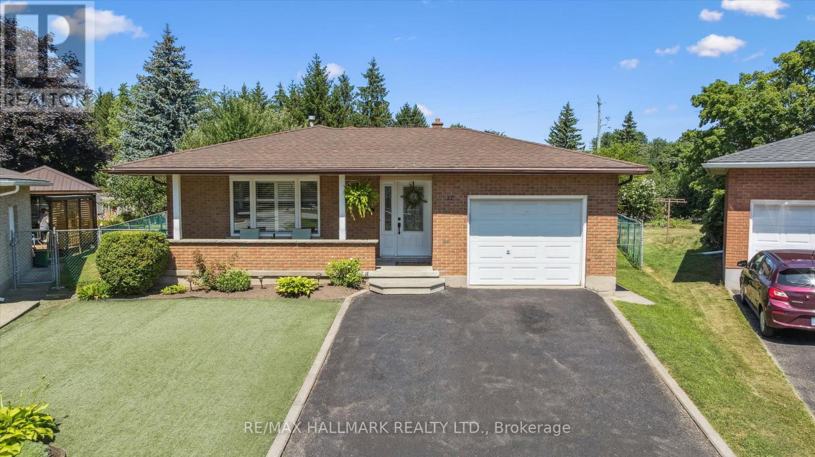 32 Warwick Court, Kitchener, Ontario  N2E 2P1 - Photo 42 - X12321190
