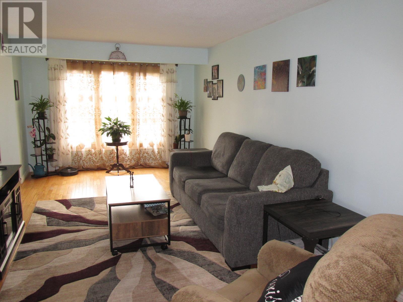 28 Mcquarrie Pl, Elliot Lake, Ontario  P5A 3C1 - Photo 11 - SM251592