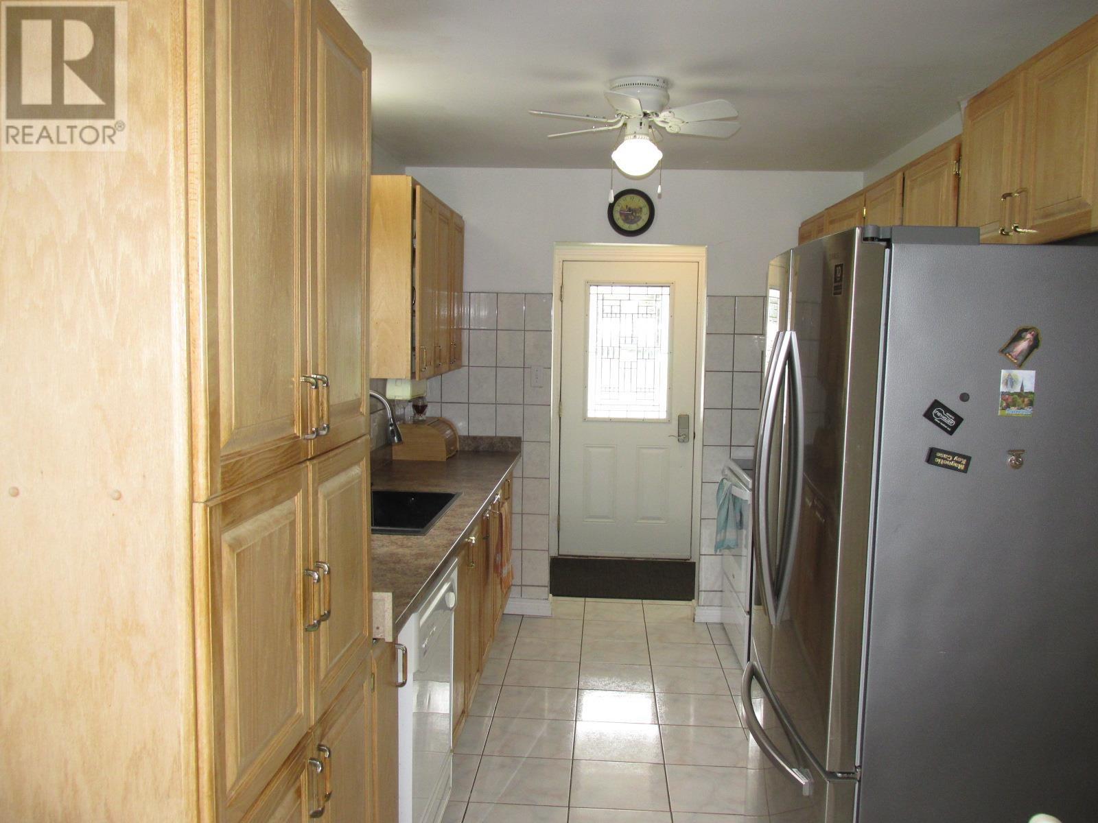 28 Mcquarrie Pl, Elliot Lake, Ontario  P5A 3C1 - Photo 9 - SM251592