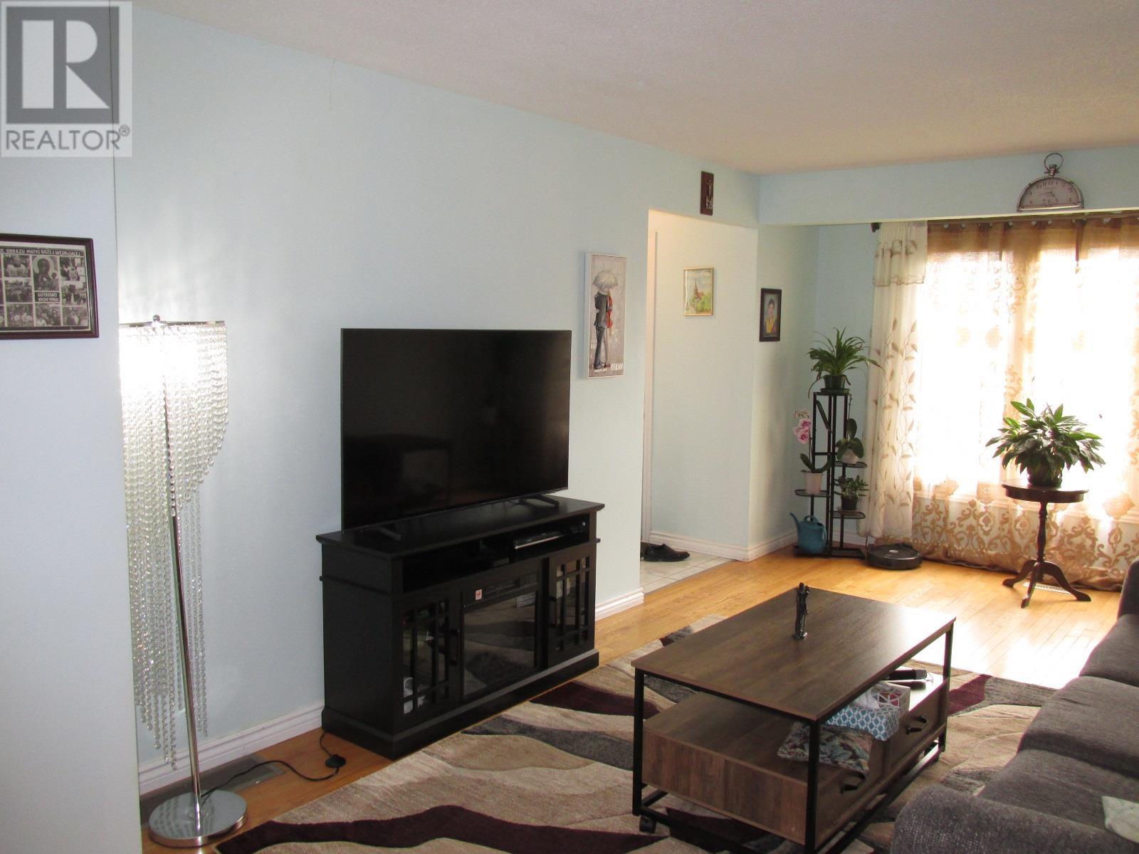28 Mcquarrie Pl, Elliot Lake, Ontario  P5A 3C1 - Photo 12 - SM251592