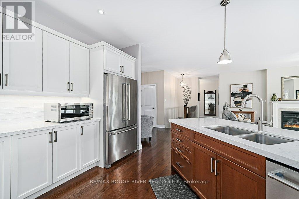 122 Southcrest Drive, Scugog (Port Perry), Ontario  L9L 1B6 - Photo 11 - X12321213