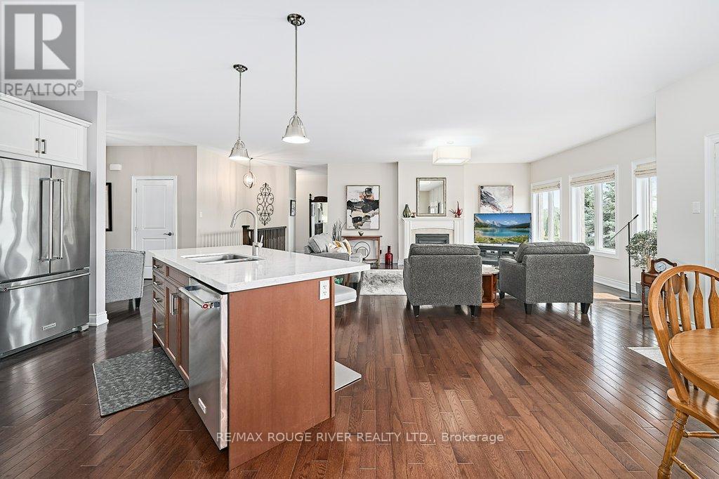 122 Southcrest Drive, Scugog (Port Perry), Ontario  L9L 1B6 - Photo 19 - X12321213