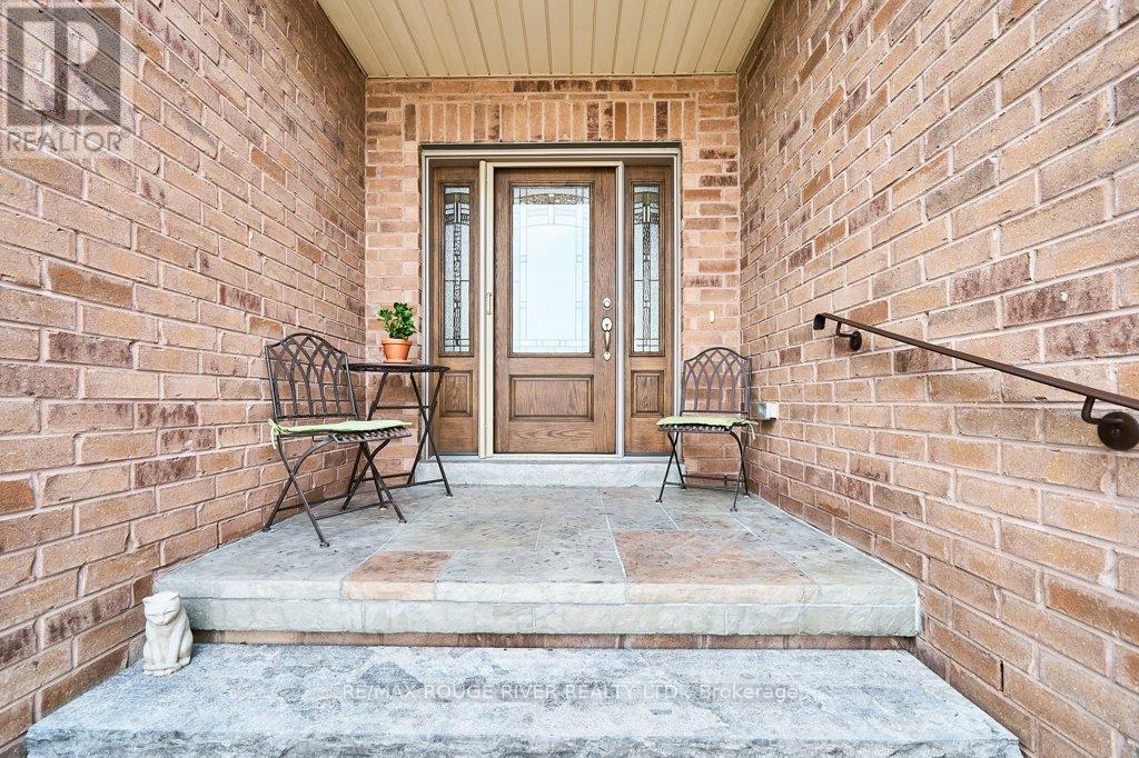 122 Southcrest Drive, Scugog (Port Perry), Ontario  L9L 1B6 - Photo 4 - X12321213