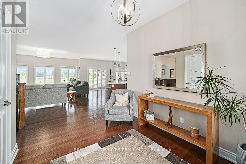 122 Southcrest Drive, Scugog (Port Perry), Ontario  L9L 1B6 - Photo 6 - X12321213