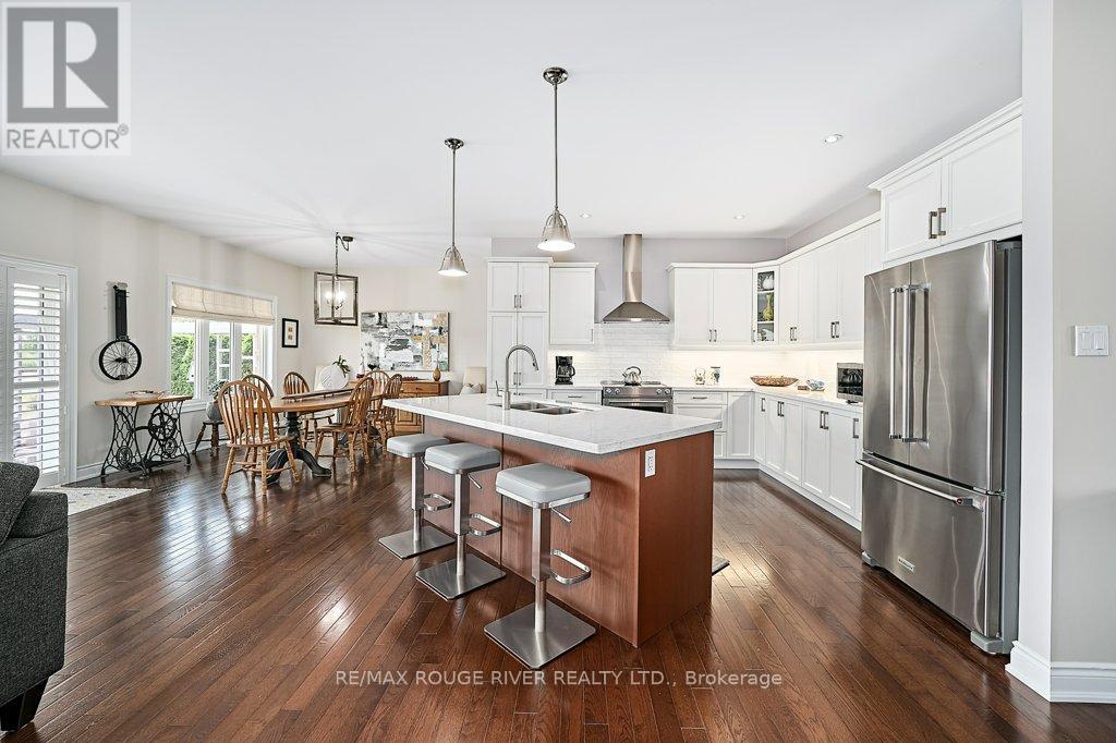 122 Southcrest Drive, Scugog (Port Perry), Ontario  L9L 1B6 - Photo 7 - X12321213