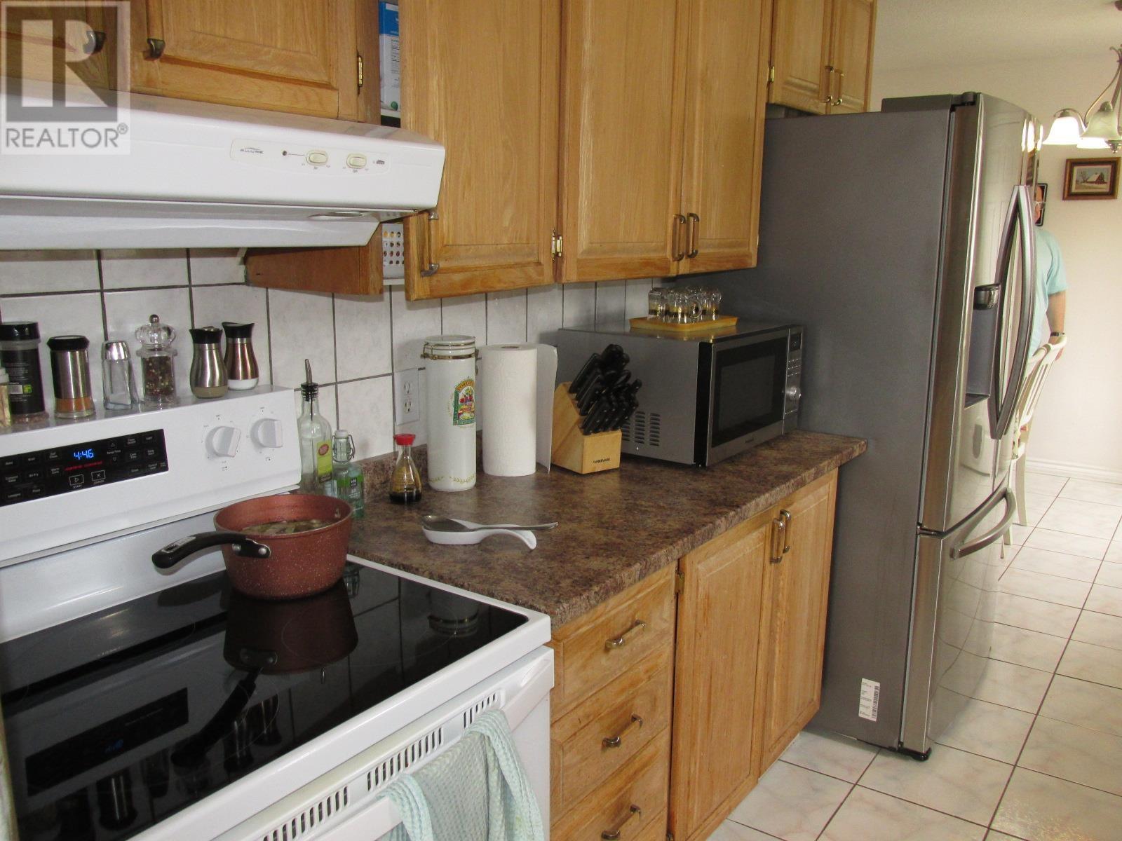 28 Mcquarrie Pl, Elliot Lake, Ontario  P5A 3C1 - Photo 7 - SM251592