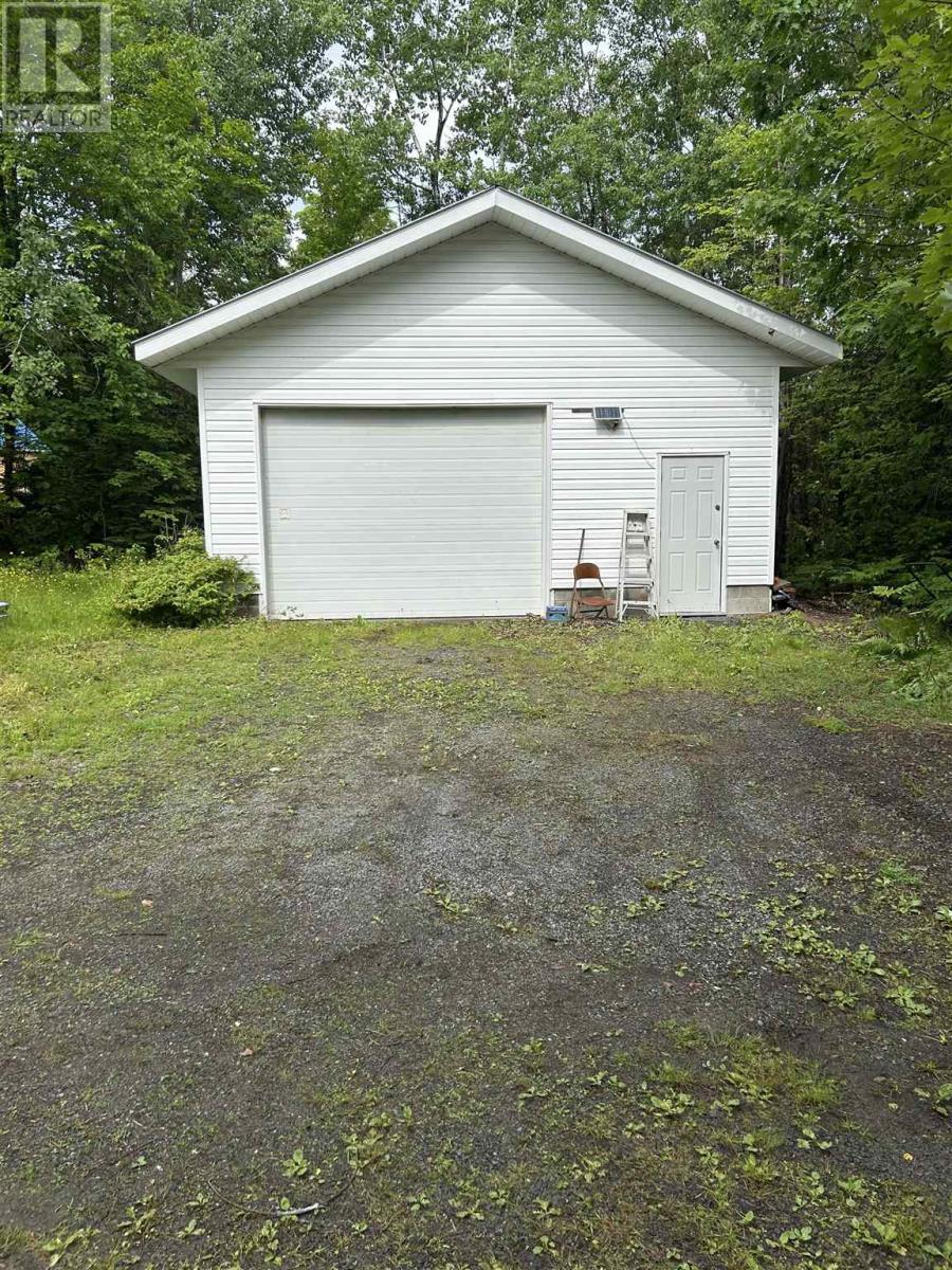 15 Magog Lake Rd, Blind River, Ontario  P0R 1B0 - Photo 3 - SM251628