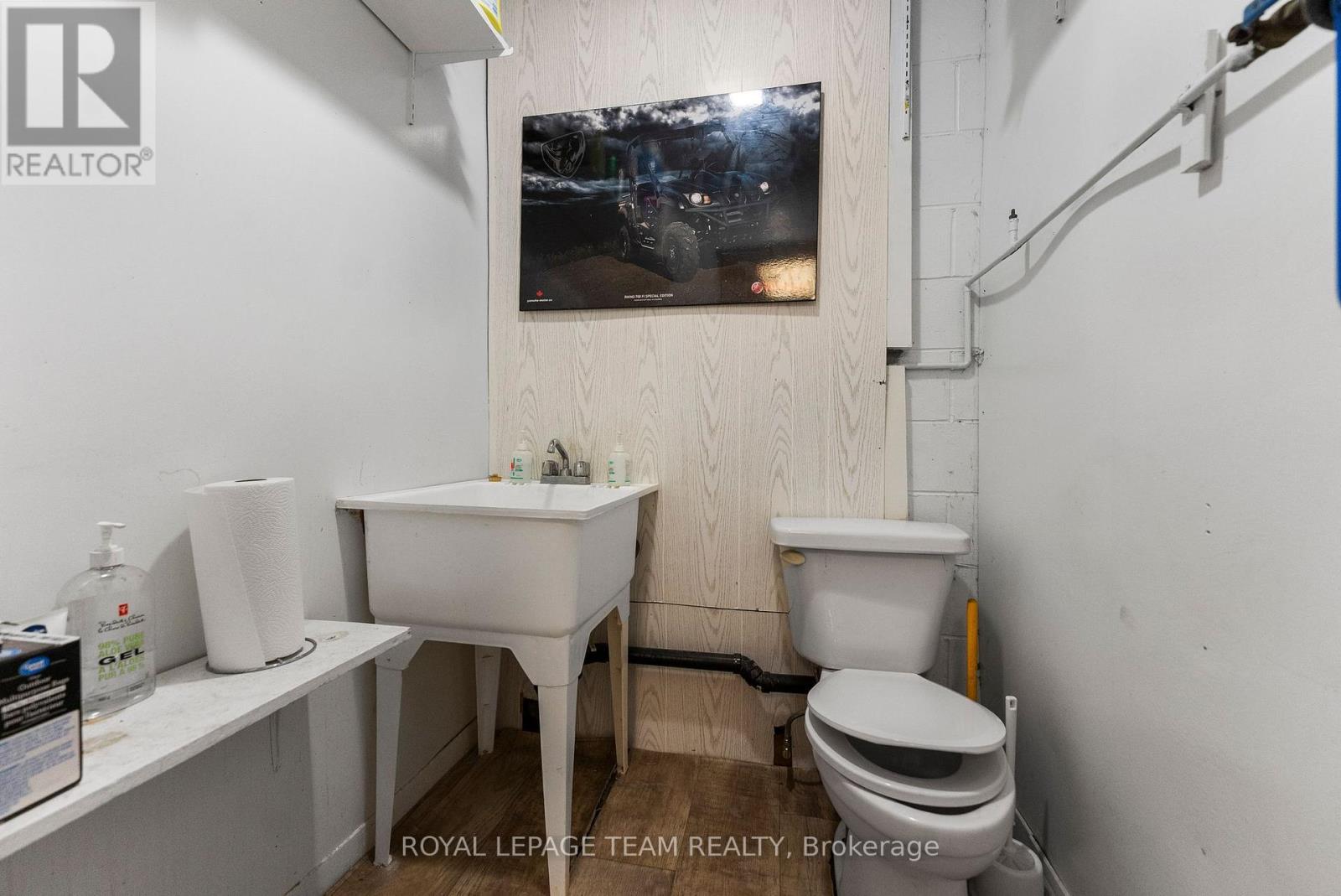 636 Mill Street, Greater Madawaska, Ontario  K0J 1H0 - Photo 13 - X12321228