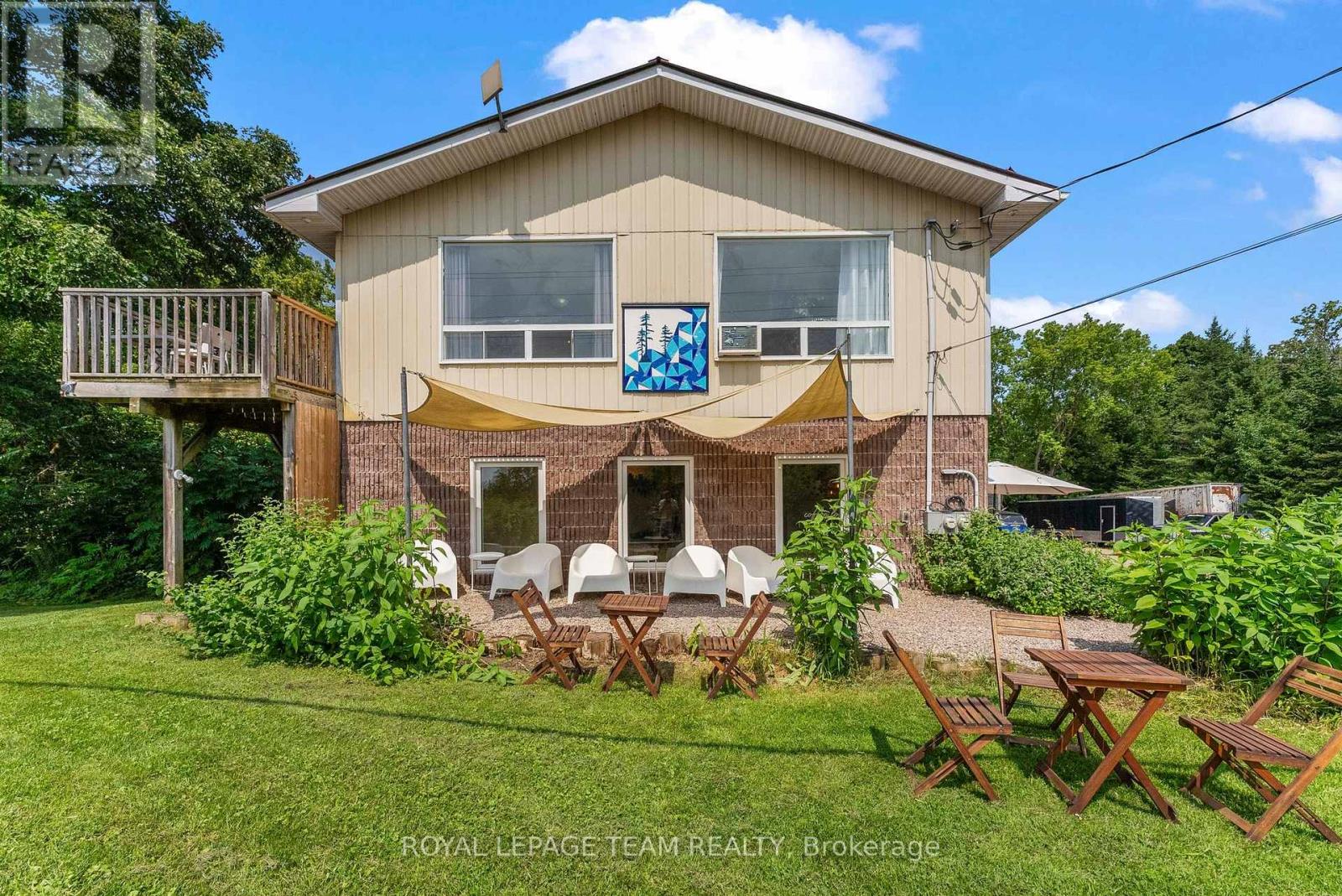 636 Mill Street, Greater Madawaska, Ontario  K0J 1H0 - Photo 2 - X12321228