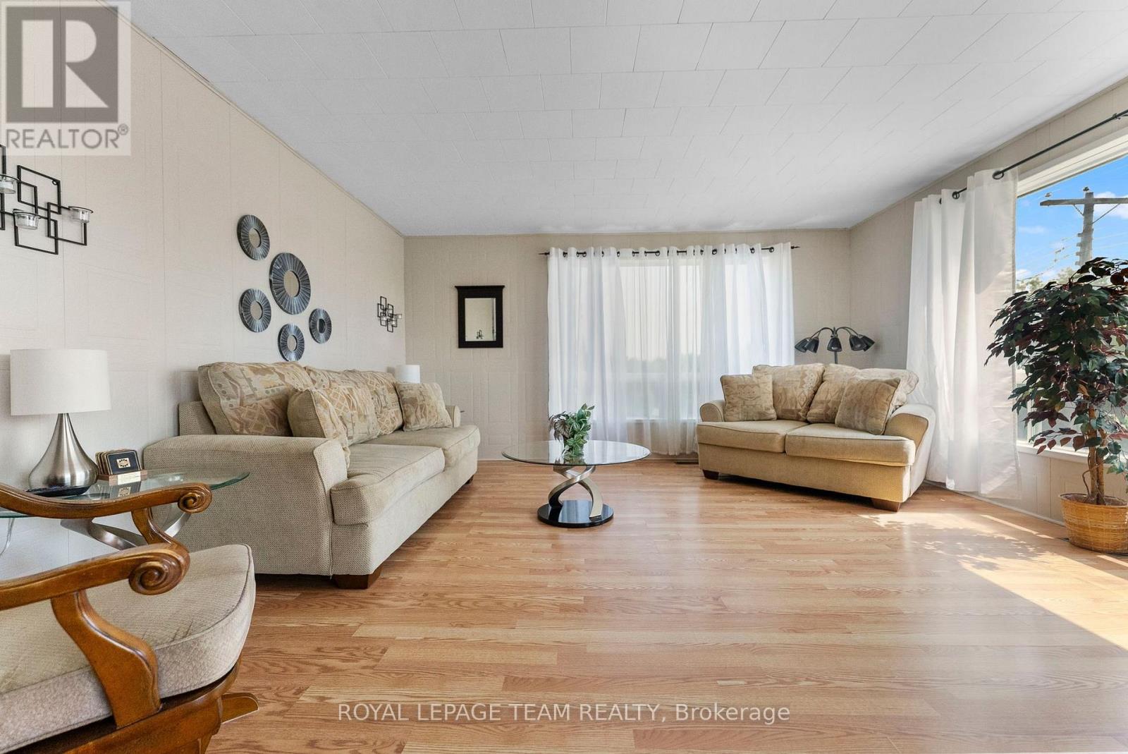 636 Mill Street, Greater Madawaska, Ontario  K0J 1H0 - Photo 23 - X12321228