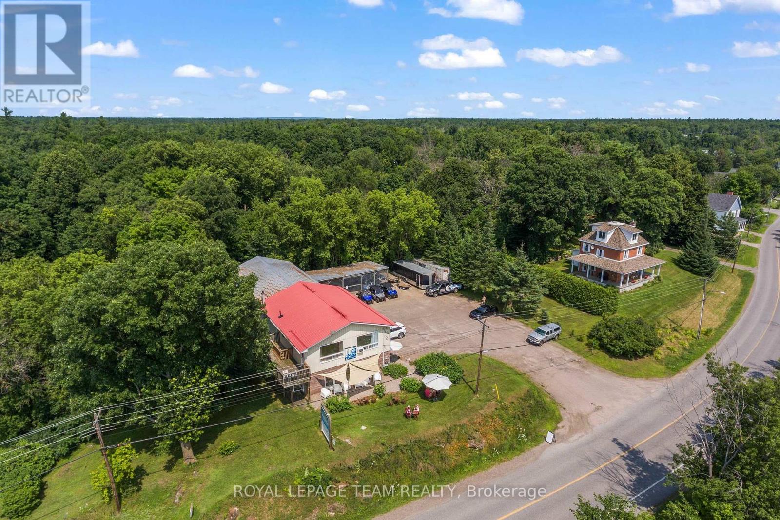 636 Mill Street, Greater Madawaska, Ontario  K0J 1H0 - Photo 6 - X12321228