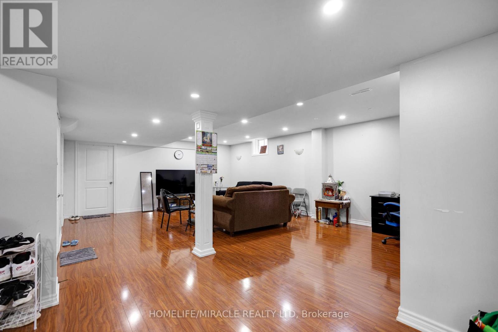 628 Twain Avenue, Mississauga, Ontario  L5W 0A3 - Photo 39 - W12318748