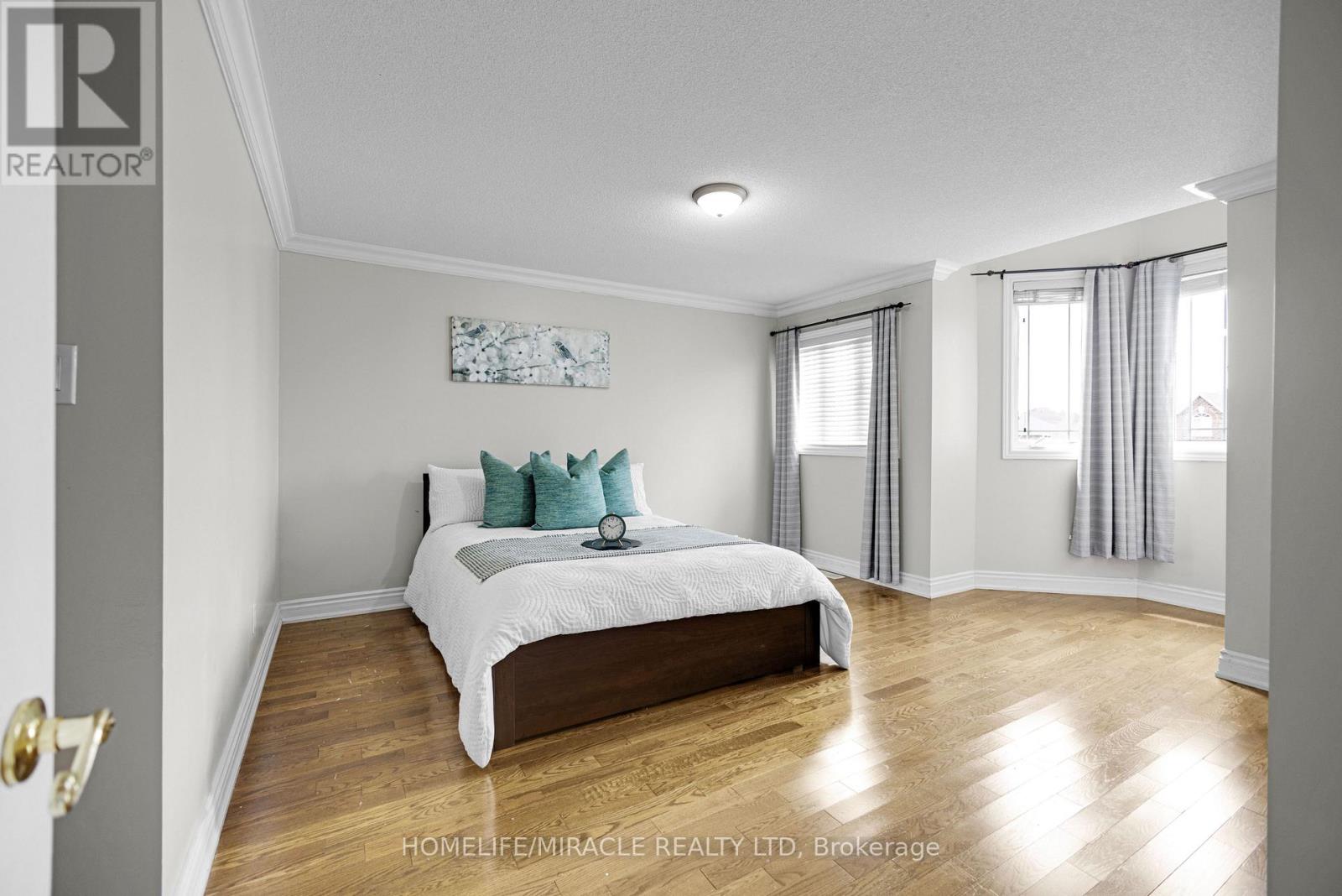 628 Twain Avenue, Mississauga, Ontario  L5W 0A3 - Photo 29 - W12318748