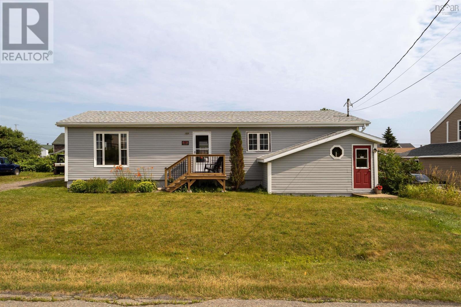 56 Centre Avenue, Donkin, Nova Scotia  B1A 6N3 - Photo 1 - 202519369