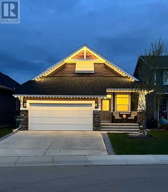 Property at 74 Bayview Circle SW image 1
