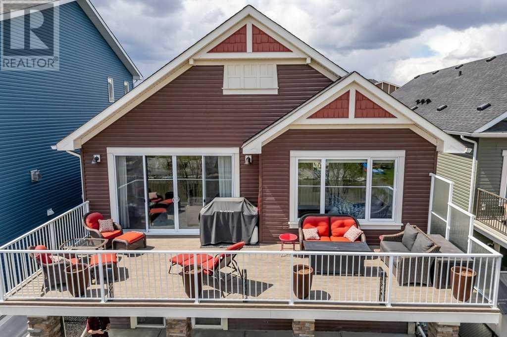 Property at 74 Bayview Circle SW image 2