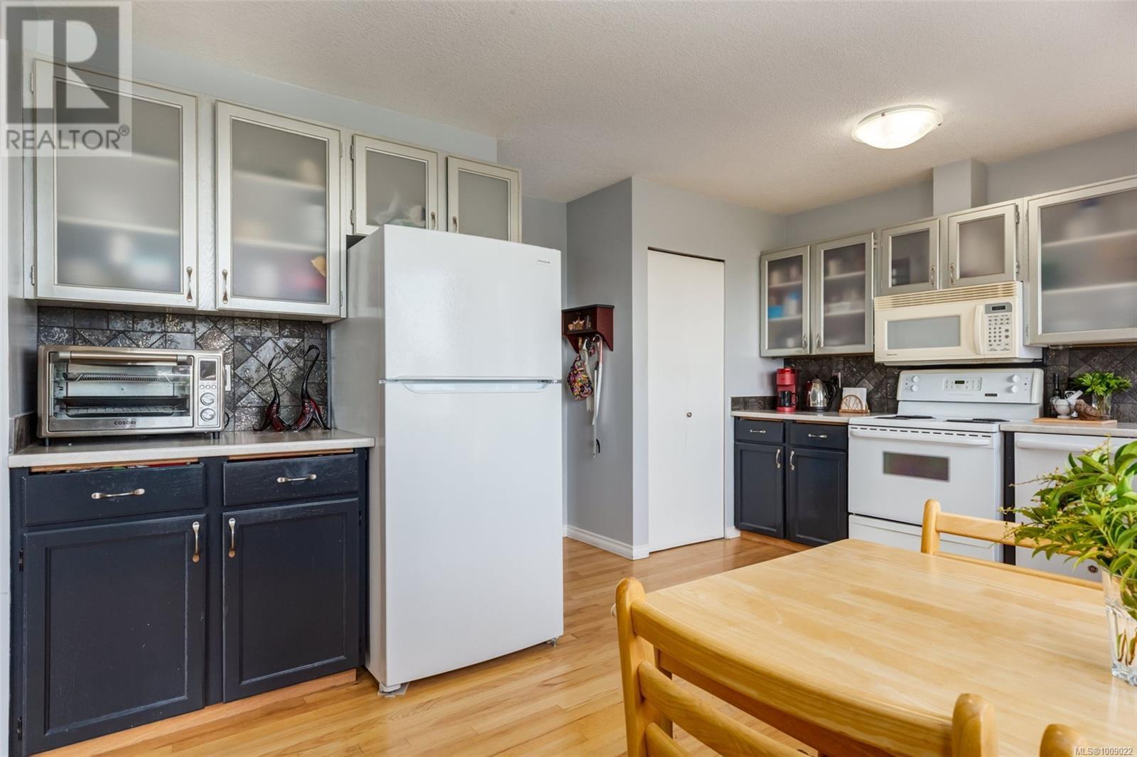 Property at 108 Chelan Pl image 5