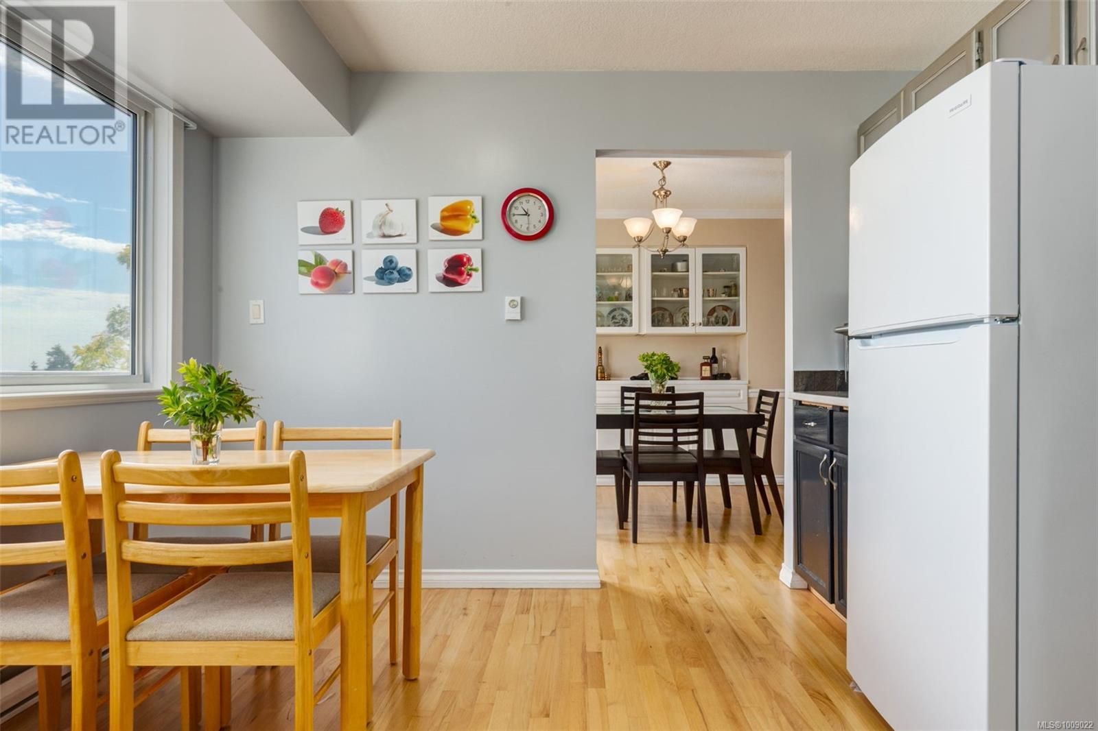 Property at 108 Chelan Pl image 3