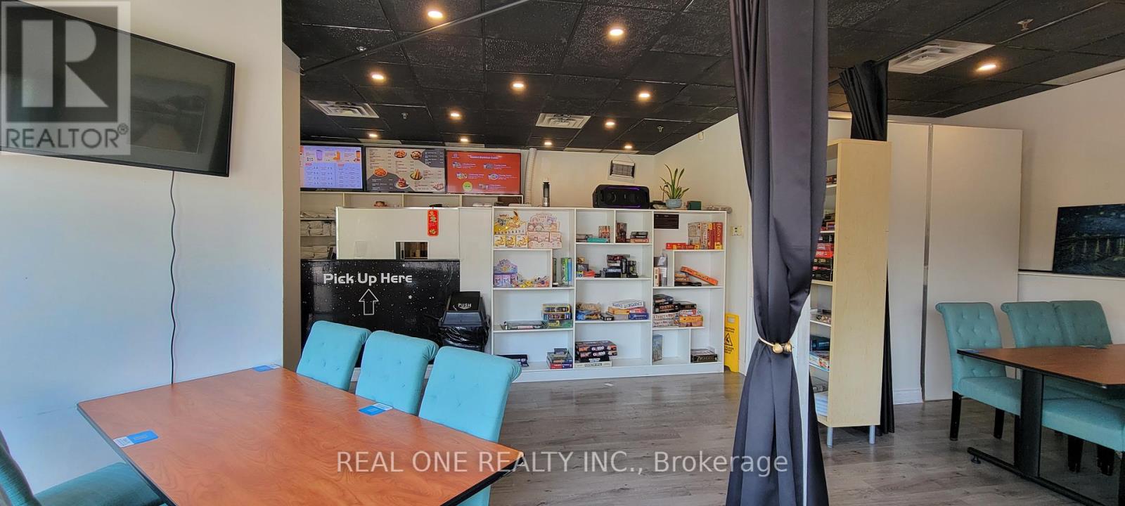 101 - 10 Fincham Avenue, Markham, Ontario  L3P 4C8 - Photo 2 - N12321219