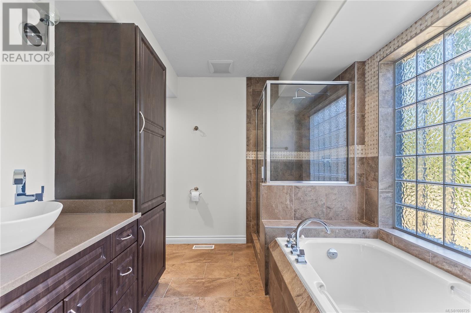 8840 Henderson Ave, Black Creek, British Columbia  V9J 1A6 - Photo 16 - 1008725
