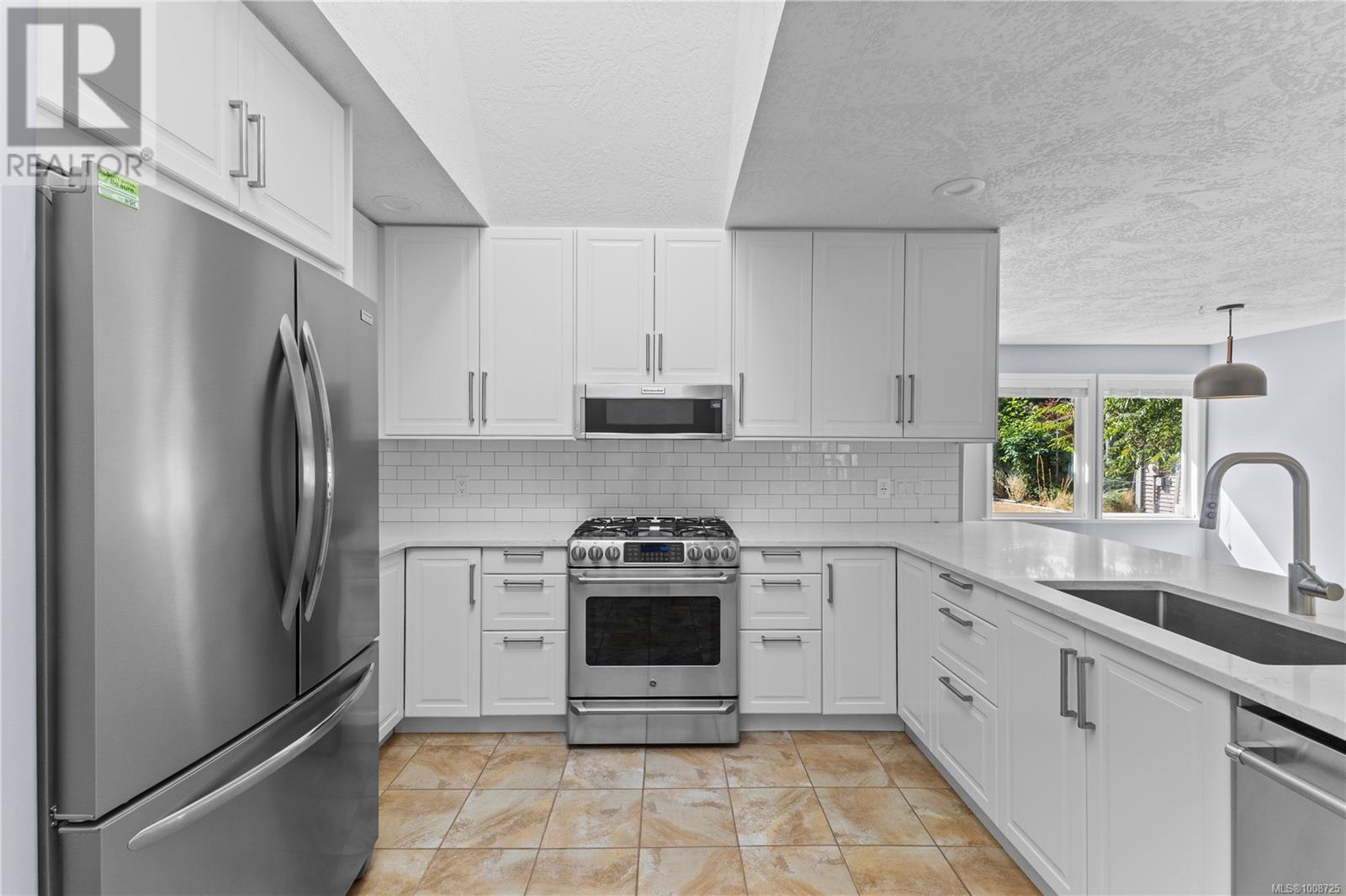 8840 Henderson Ave, Black Creek, British Columbia  V9J 1A6 - Photo 6 - 1008725