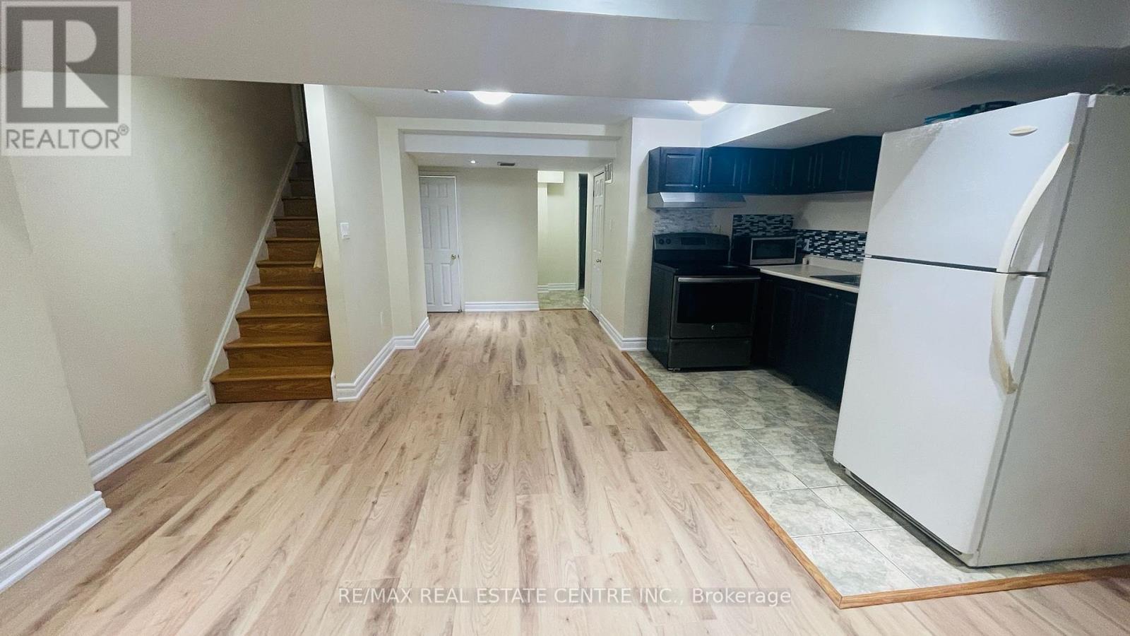 3838 Freeman Terrace, Mississauga, Ontario  L5M 6Y2 - Photo 2 - W12321237