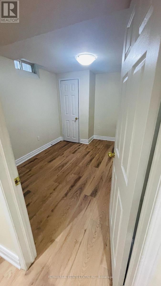 3838 Freeman Terrace, Mississauga, Ontario  L5M 6Y2 - Photo 4 - W12321237