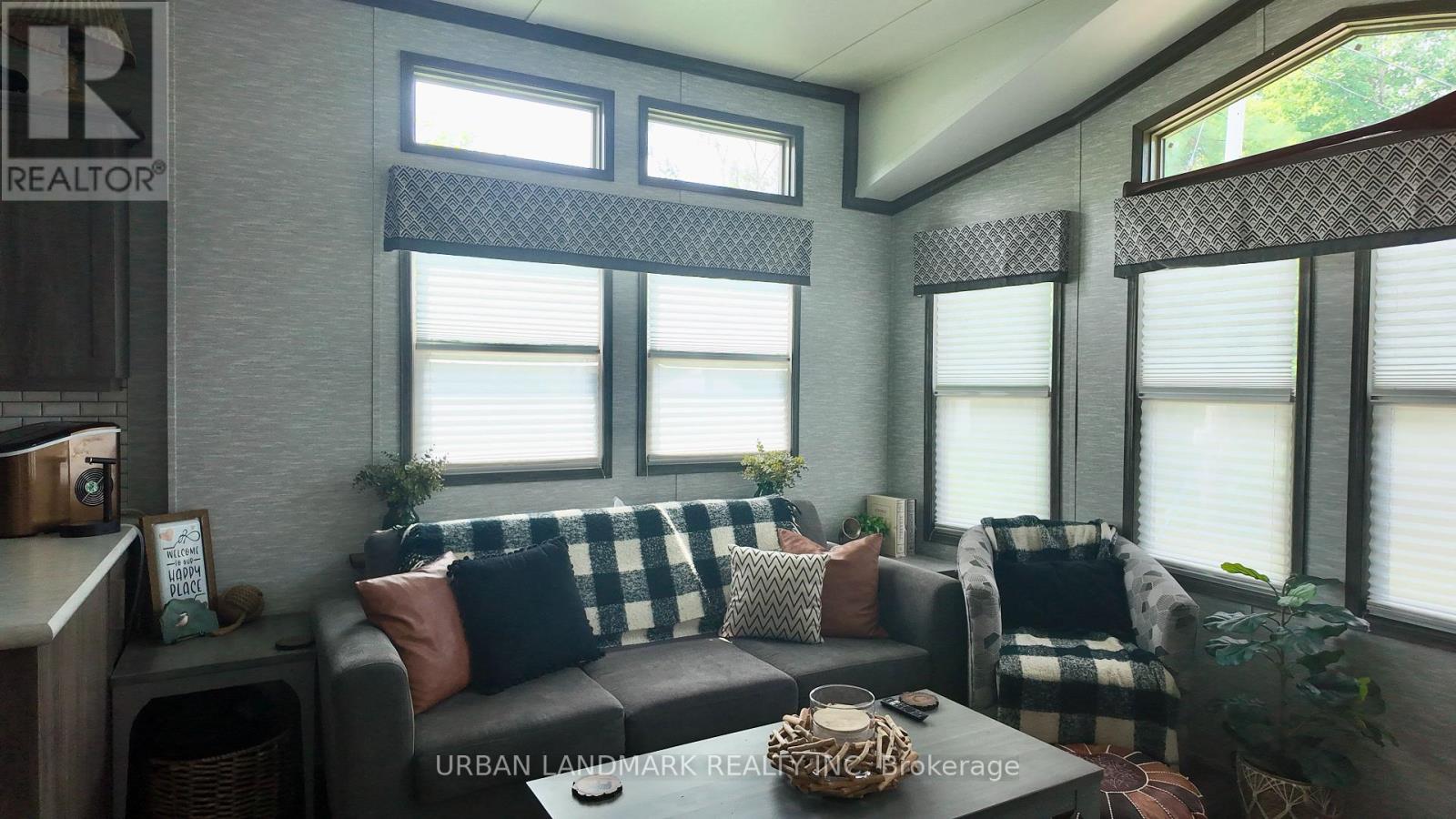 2612 Victoria Road, Kawartha Lakes, Ontario  K0M 2B0 - Photo 12 - X12321215