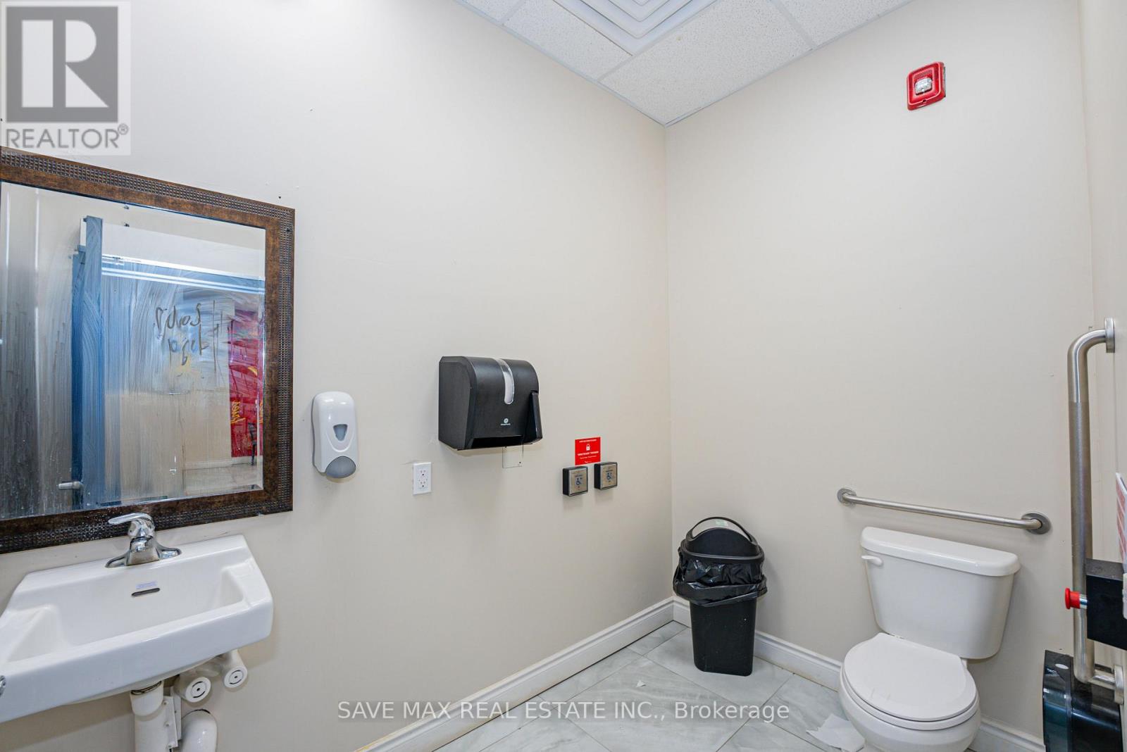 103 - 60 Frederick Street, Kitchener, Ontario  N2H 0L7 - Photo 12 - X12321218