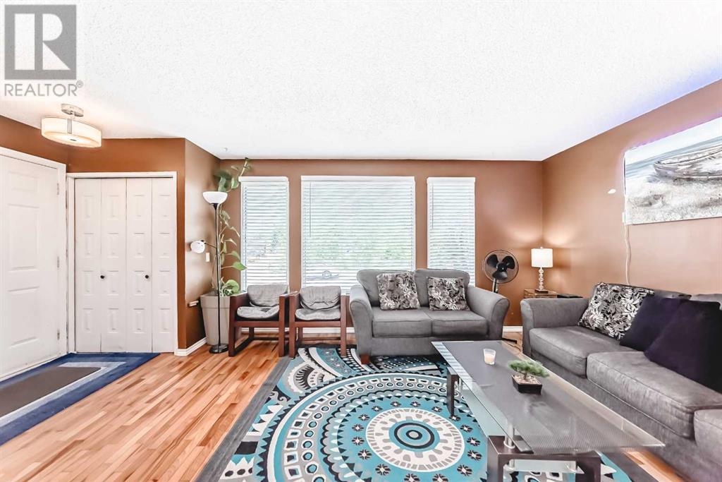 Property at 5625 Templehill Road NE image 4