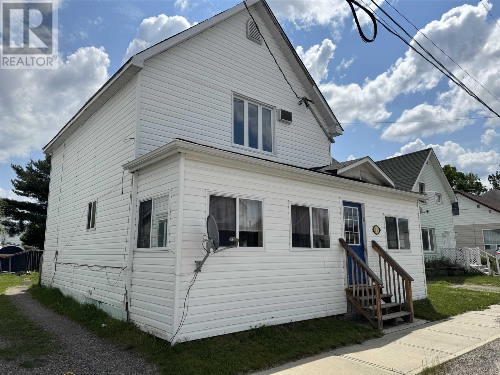 16 Lansdowne St S, Chapleau, Ontario  P0M 1K0 - Photo 2 - SM251689