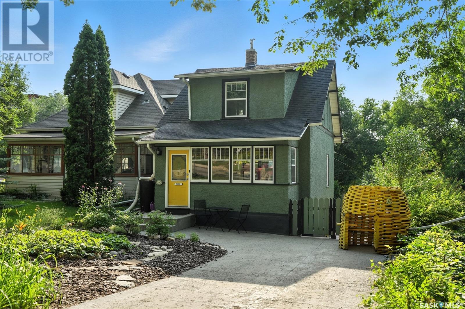 Property at 718 Mcpherson AVENUE image 1
